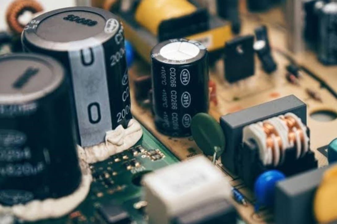 Cara Kerja Kapasitor dan Jenis-jenisnya