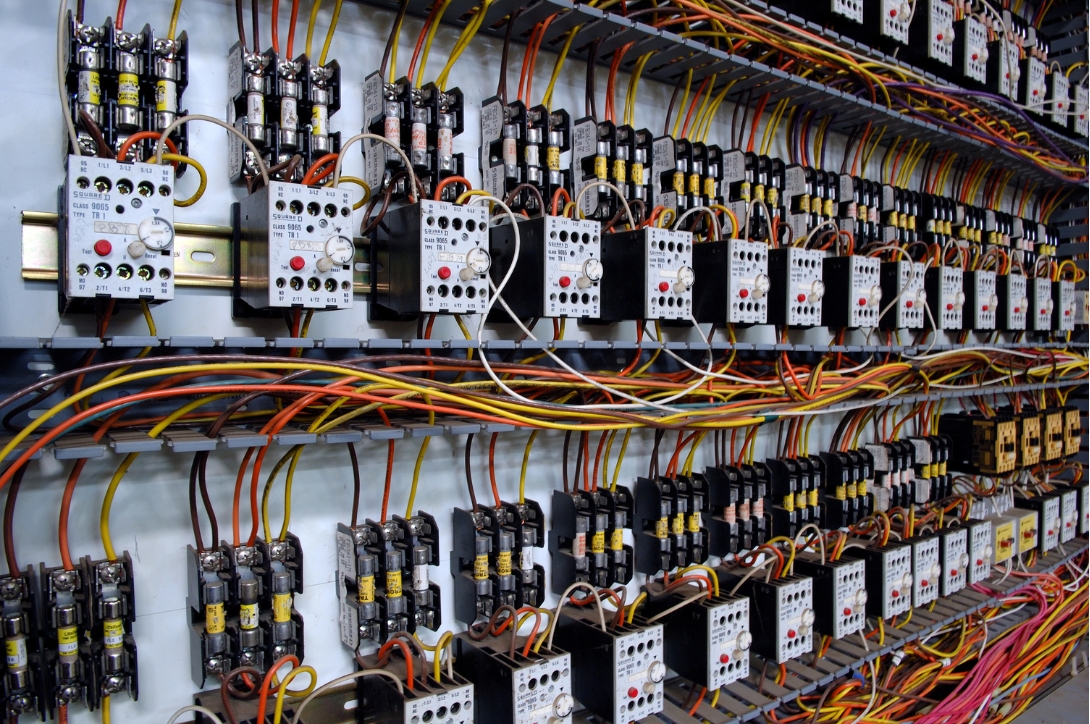 kapasitor bank komponen elektronika