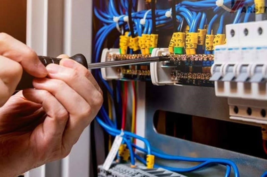 jenis panel listrik dan fungsinya